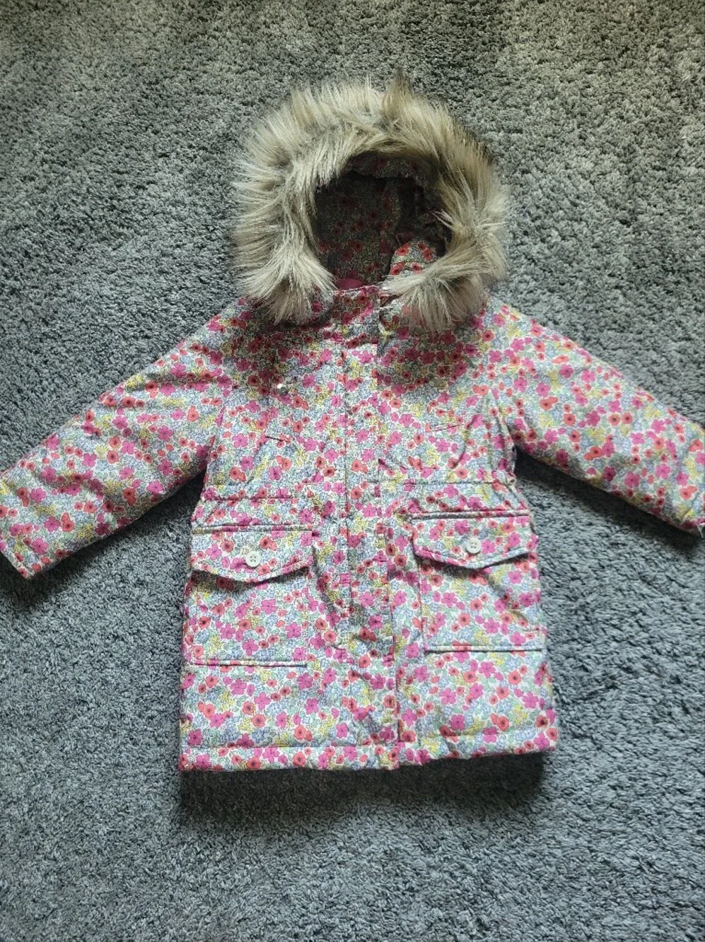GAP Girls Floral Winter Jacket Size 4T Faux-Fur Hood Zipper 2 Front Pockets Hood